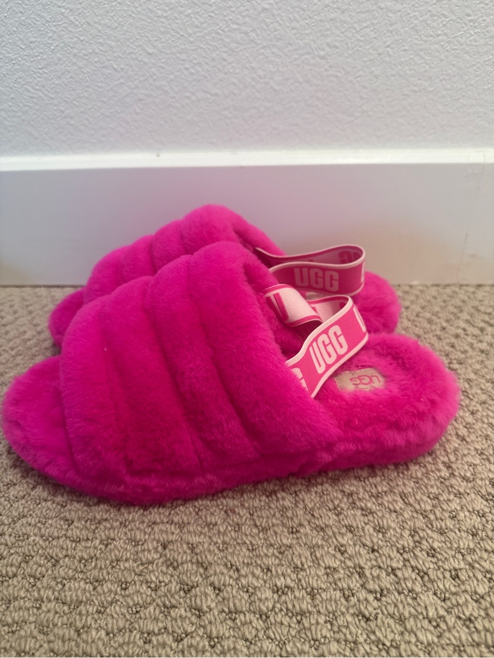 UGG Kids Fluff Yeah Slide - Bright Pink Faux Fur Slides